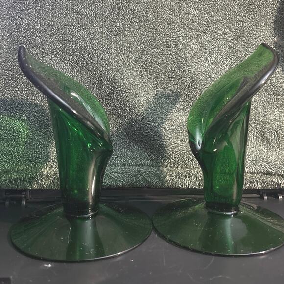 Pair of Cambridge Glass Emerald #499 Calla Lily Candleholders - Picture 6 of 8